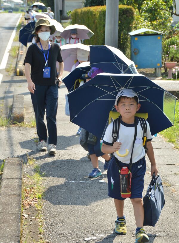 子ども日傘一斉導入されました。